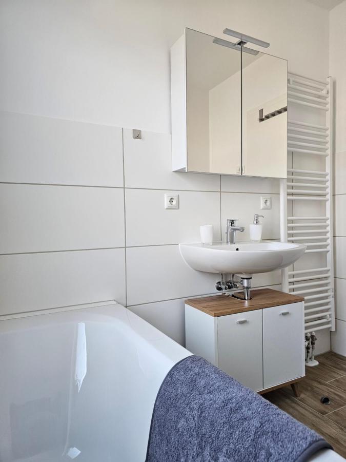 Schoene Grosse Ferienwohnung 79M2 Und 2 Baeder, Zentrumnah, 2Og แอร์ฟวร์ท ภายนอก รูปภาพ