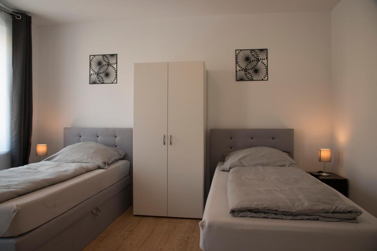 Schoene Grosse Ferienwohnung 79M2 Und 2 Baeder, Zentrumnah, 2Og แอร์ฟวร์ท ภายนอก รูปภาพ