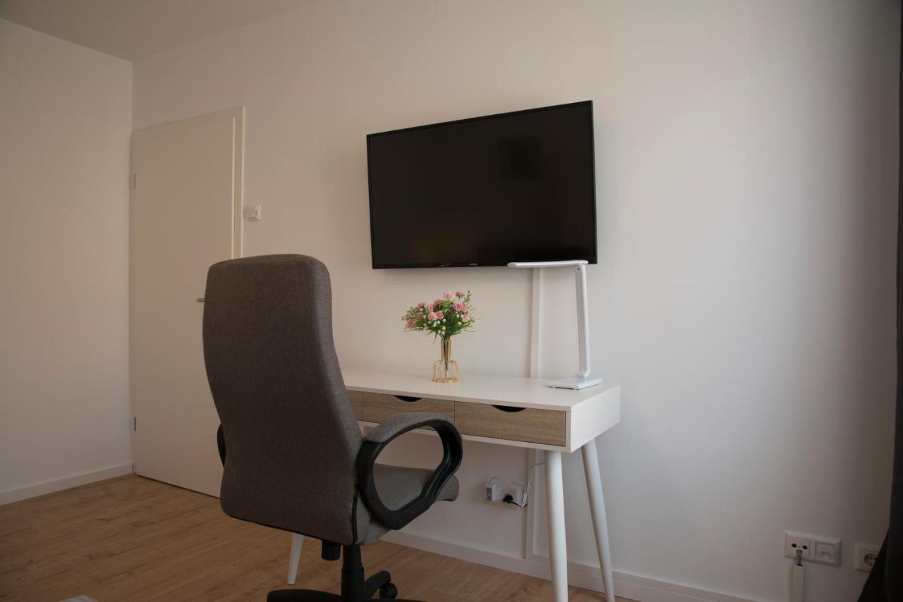 Schoene Grosse Ferienwohnung 79M2 Und 2 Baeder, Zentrumnah, 2Og แอร์ฟวร์ท ภายนอก รูปภาพ