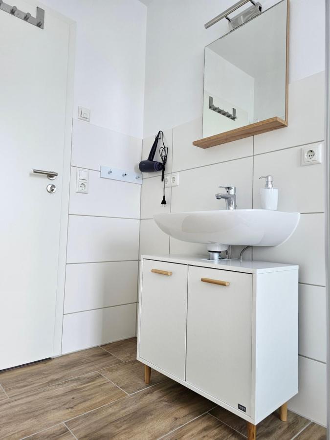 Schoene Grosse Ferienwohnung 79M2 Und 2 Baeder, Zentrumnah, 2Og แอร์ฟวร์ท ภายนอก รูปภาพ